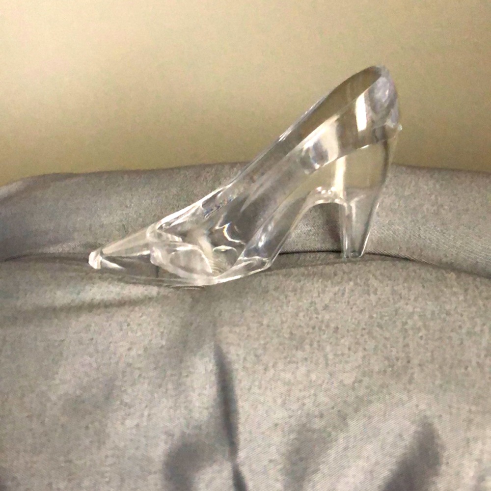 4 dozen acrylic Cinderella “glass slipper” novelty